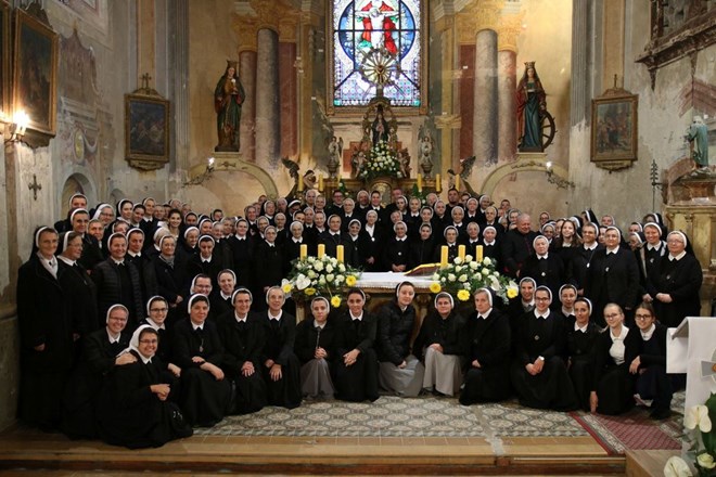 U znak zahvalnosti Družbi Kćeri Božje Ljubavi u Legradu otkrivena spomen ploča povodom 100. obljetnice provincije